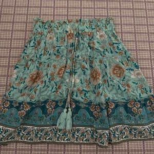 Floral vacation skirt size small